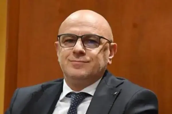 Cosenza 2027, De Cicco non scioglie la riserva: «A settembre-ottobre si deve decidere»